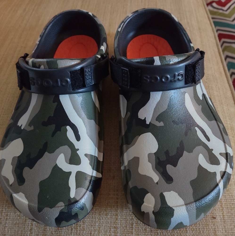 Crocs Bistro Clogs. Size 8W